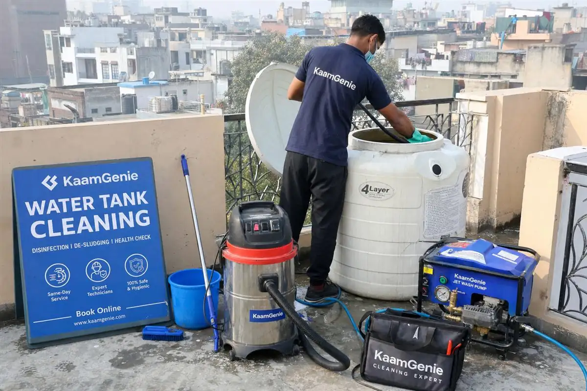 KaamGenie crew doing same-day water tank cleaning in Delhi