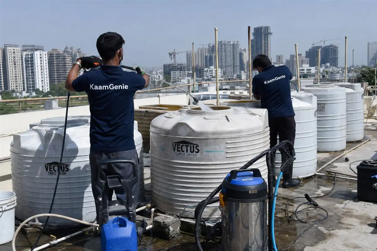 KaamGenie crew doing society and rwa tank cleaning in Noida