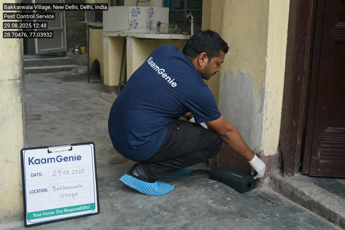 KaamGenie pest control technician treating a Bakkarwala property in West Delhi
