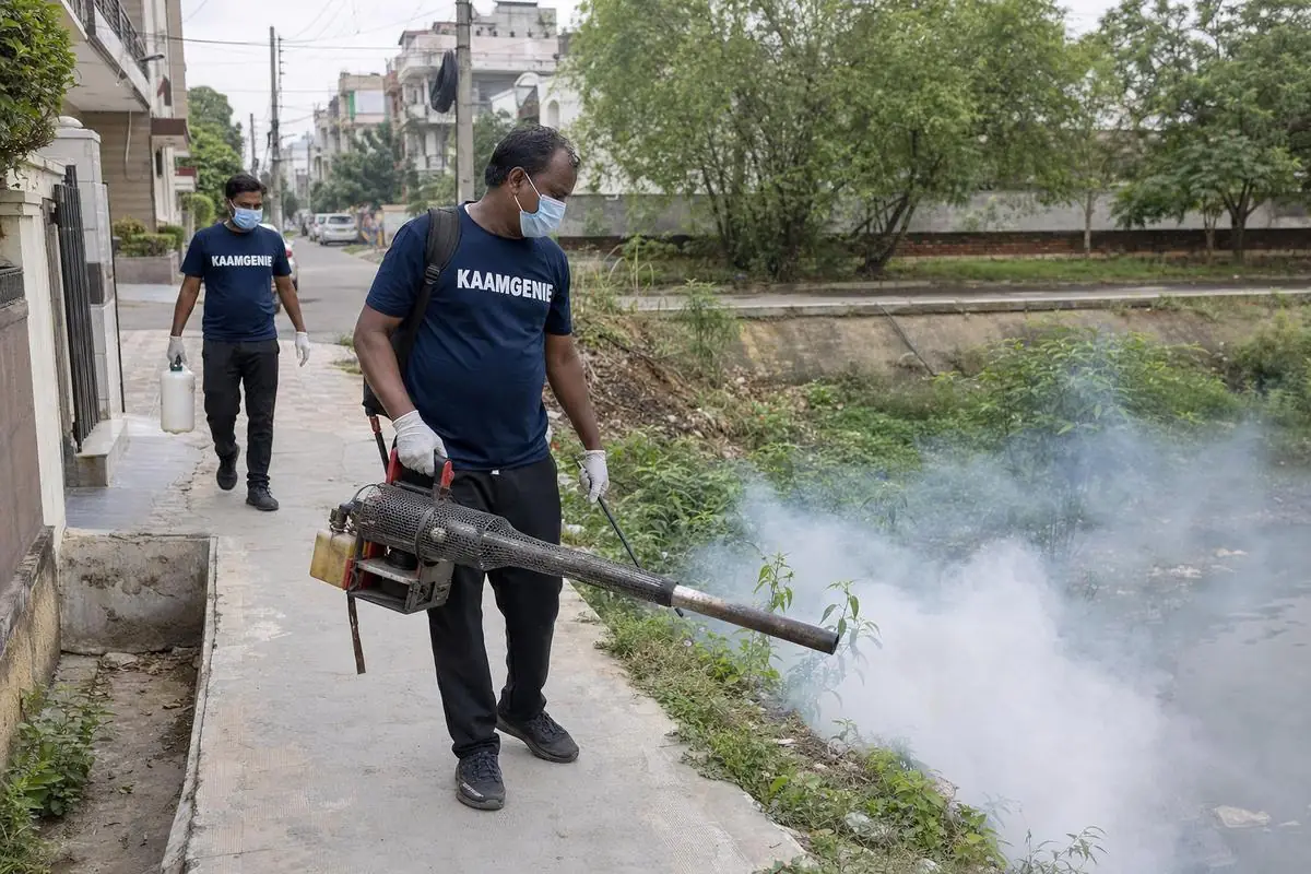 KaamGenie pest control technician treating a Jal Vihar property in South Delhi