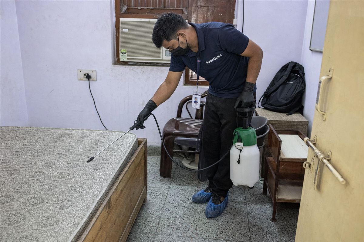 KaamGenie pest control technician treating a Kapashera property in South-West Delhi