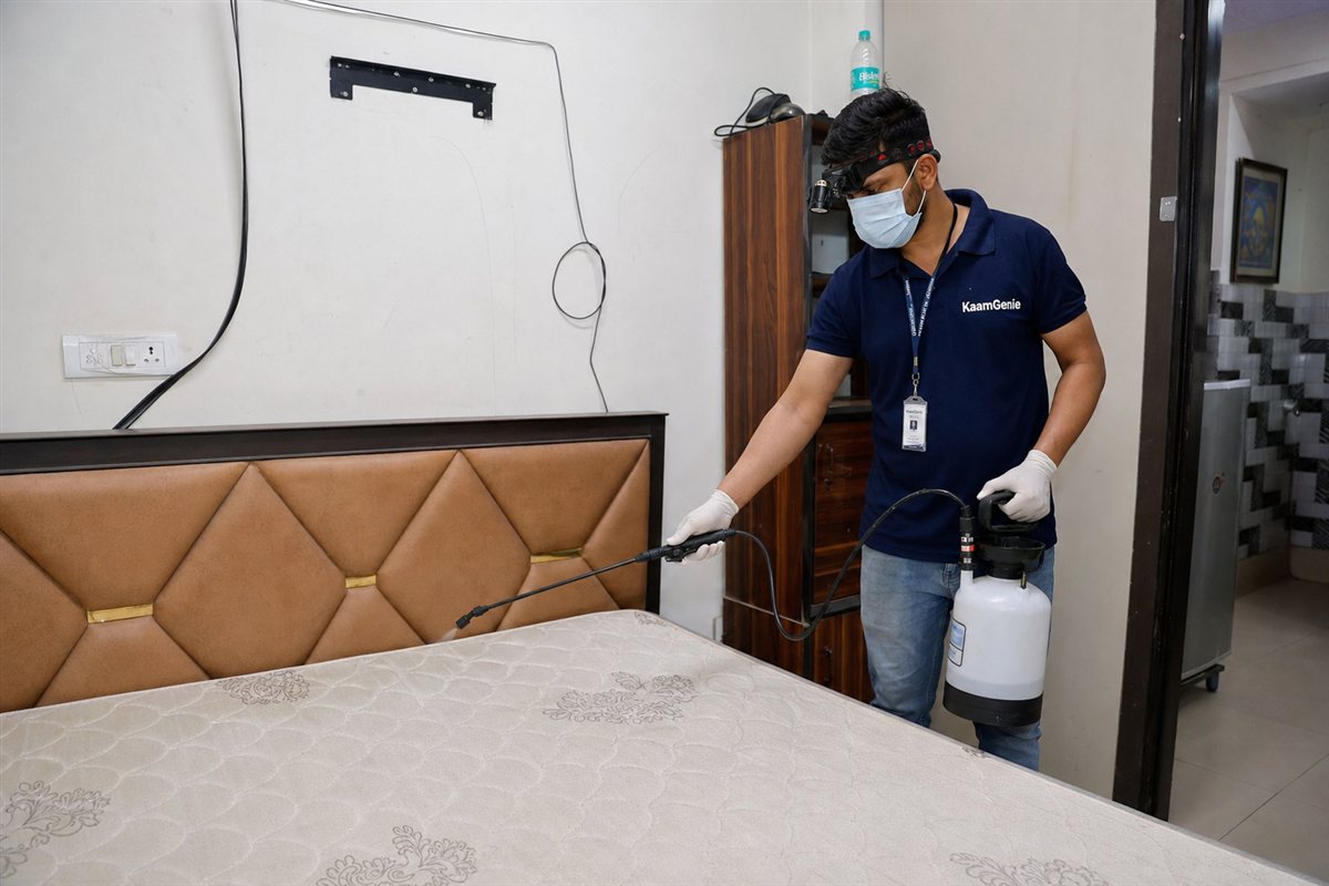 KaamGenie pest control technician treating a Mayur Vihar Phase 3 property in East Delhi