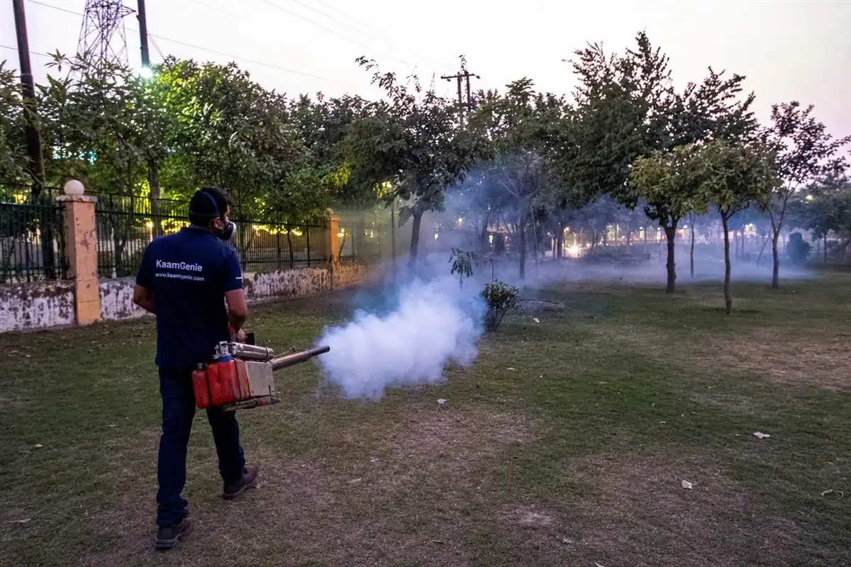 KaamGenie pest control technician treating a Rohini Sector 19 property in North-West Delhi