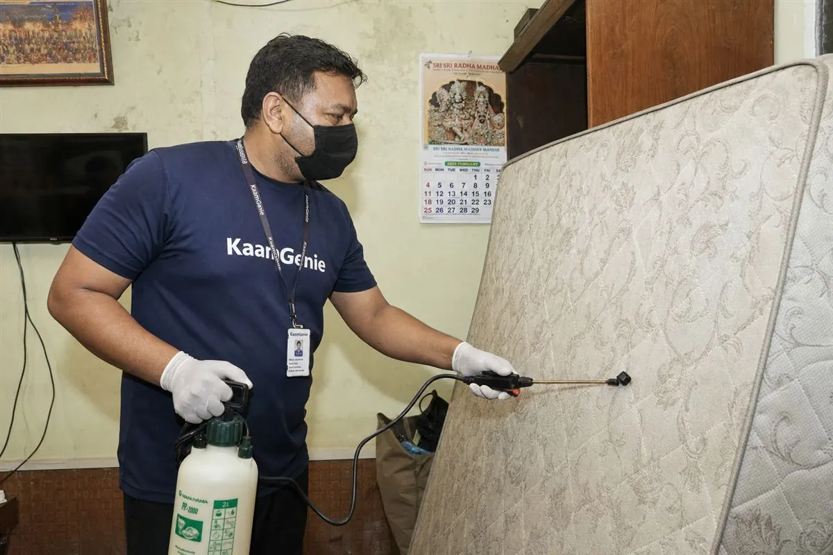 KaamGenie pest control technician treating a Vishwas Nagar property in East Delhi