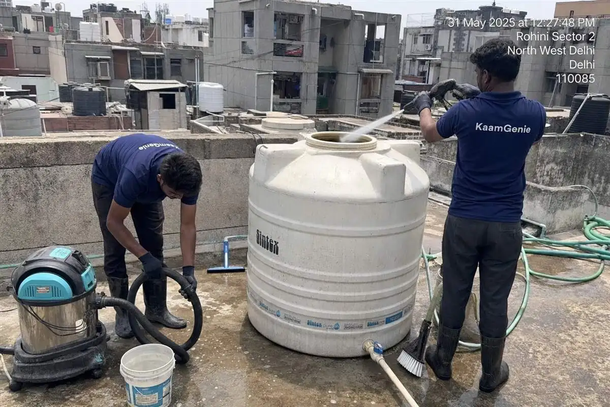 KaamGenie crew cleaning a water tank in Rohini Sector 2, Delhi