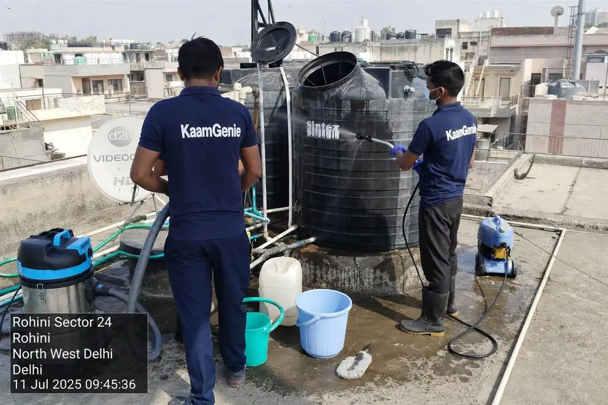 KaamGenie crew cleaning a water tank in Rohini Sector 24, Delhi