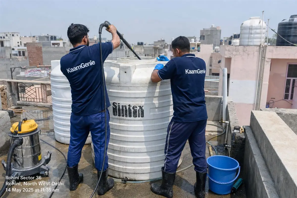 KaamGenie crew cleaning a water tank in Rohini Sector 36, Delhi