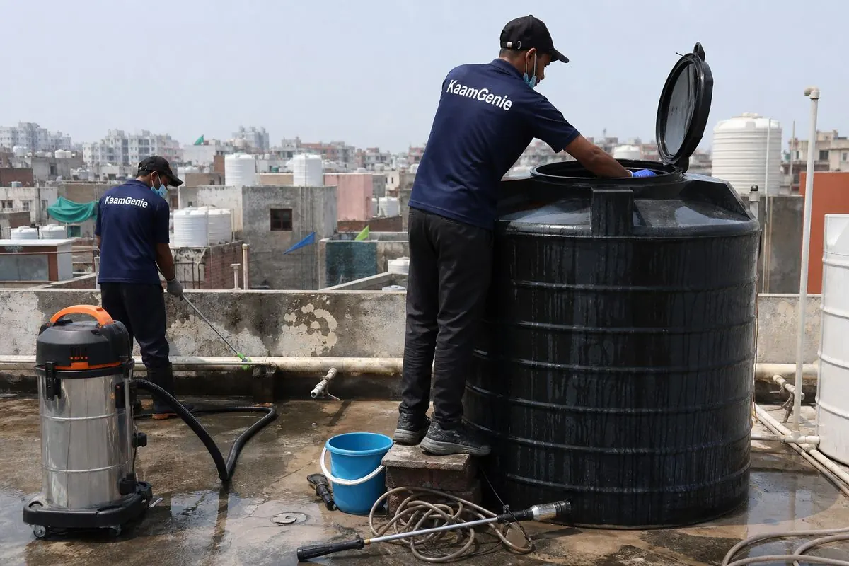 KaamGenie crew cleaning a Sintex / plastic tank in Shriram Colony (Rajeev Nagar), Delhi