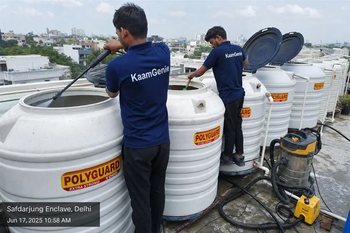 KaamGenie crew cleaning a society water tank in Safdarjung Enclave, Delhi