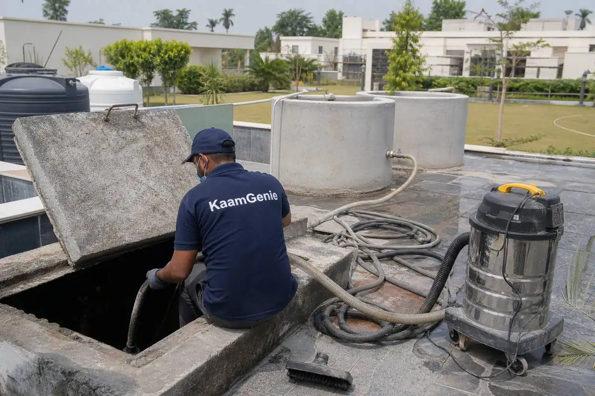 KaamGenie crew cleaning a underground sump in Westend Greens & DLF Farms, Delhi