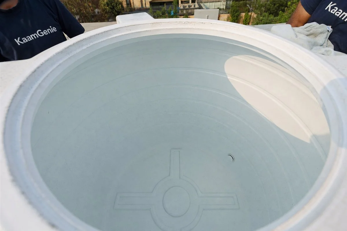 Close-up of a clean Gurgaon water tank interior after a full eight-step KaamGenie service